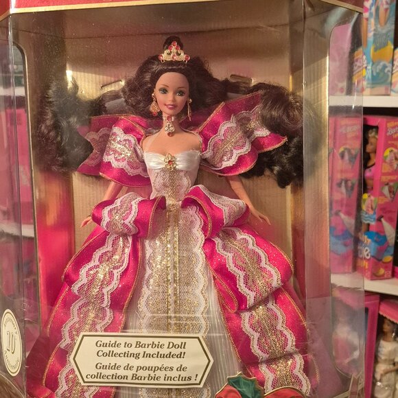 10th Anniversary 1997 Holiday Barbie w/Green Eye 1st Edition - Picture 1 of 9